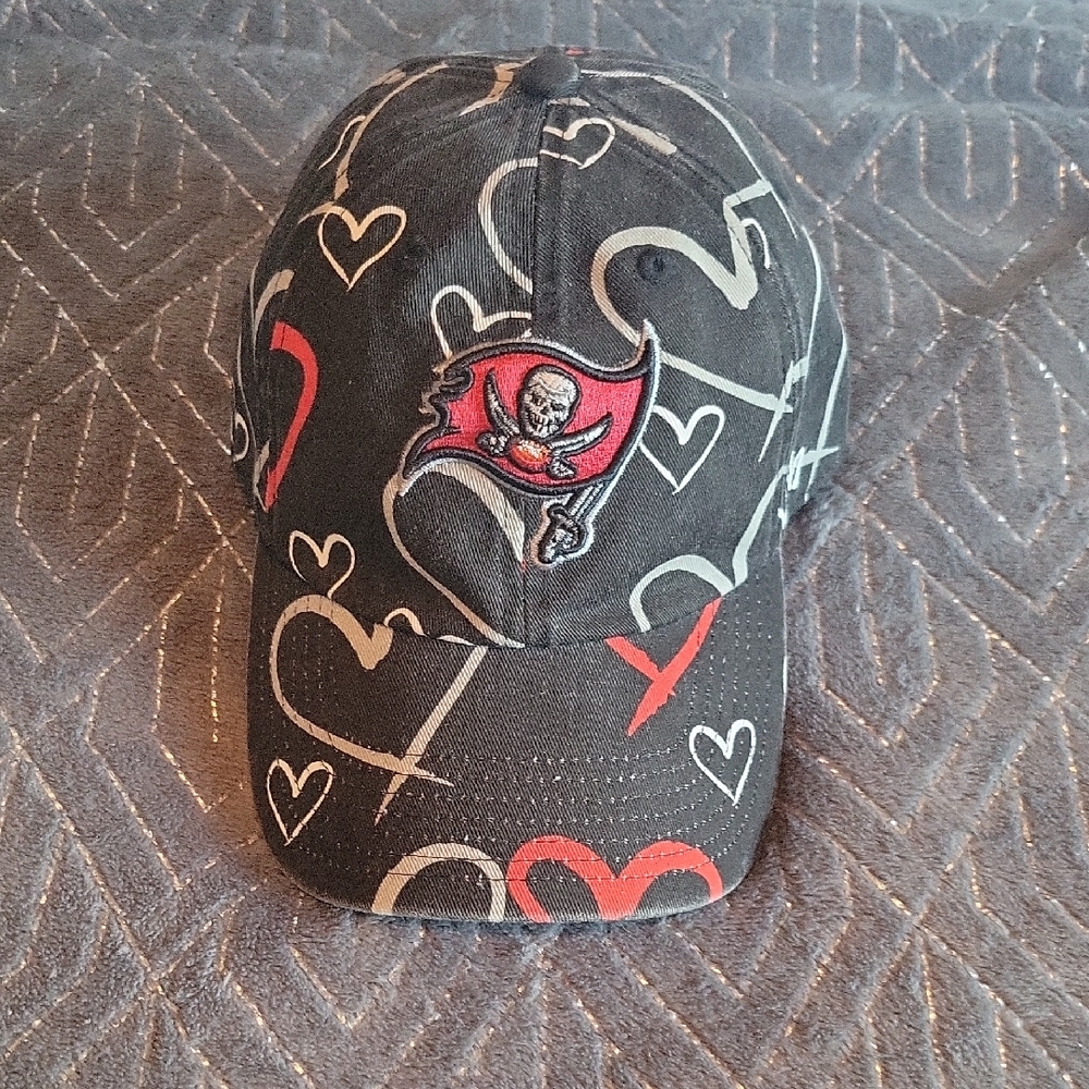 47 Brand Bucs Heart Cap